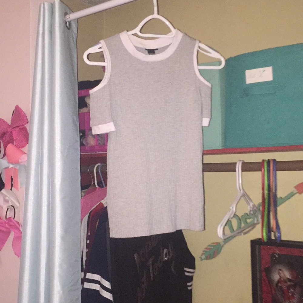 Gray and white top